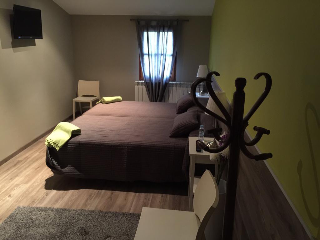Hotel Turo De La Torre Manresa Zewnętrze zdjęcie